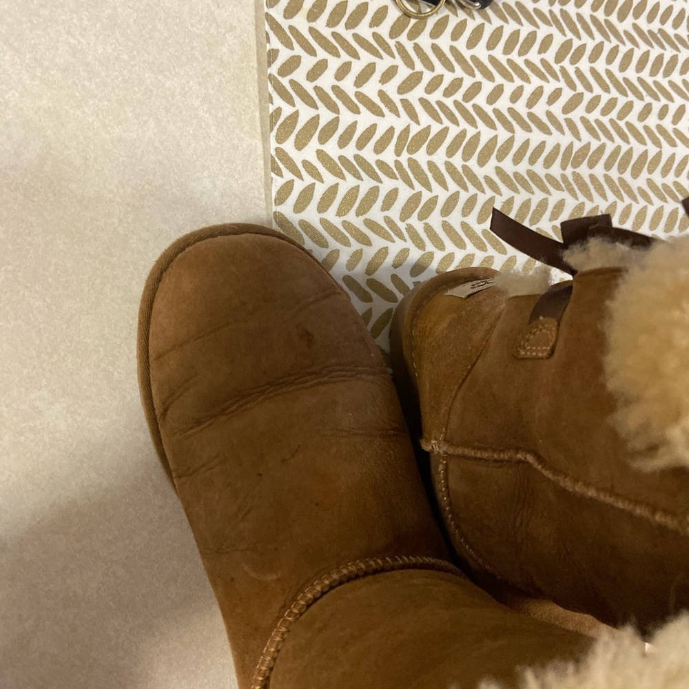 bailey bow uggs - Picture 5 of 6
